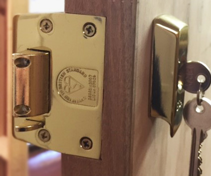 British Standard Night Latch Lock In Wooden Door